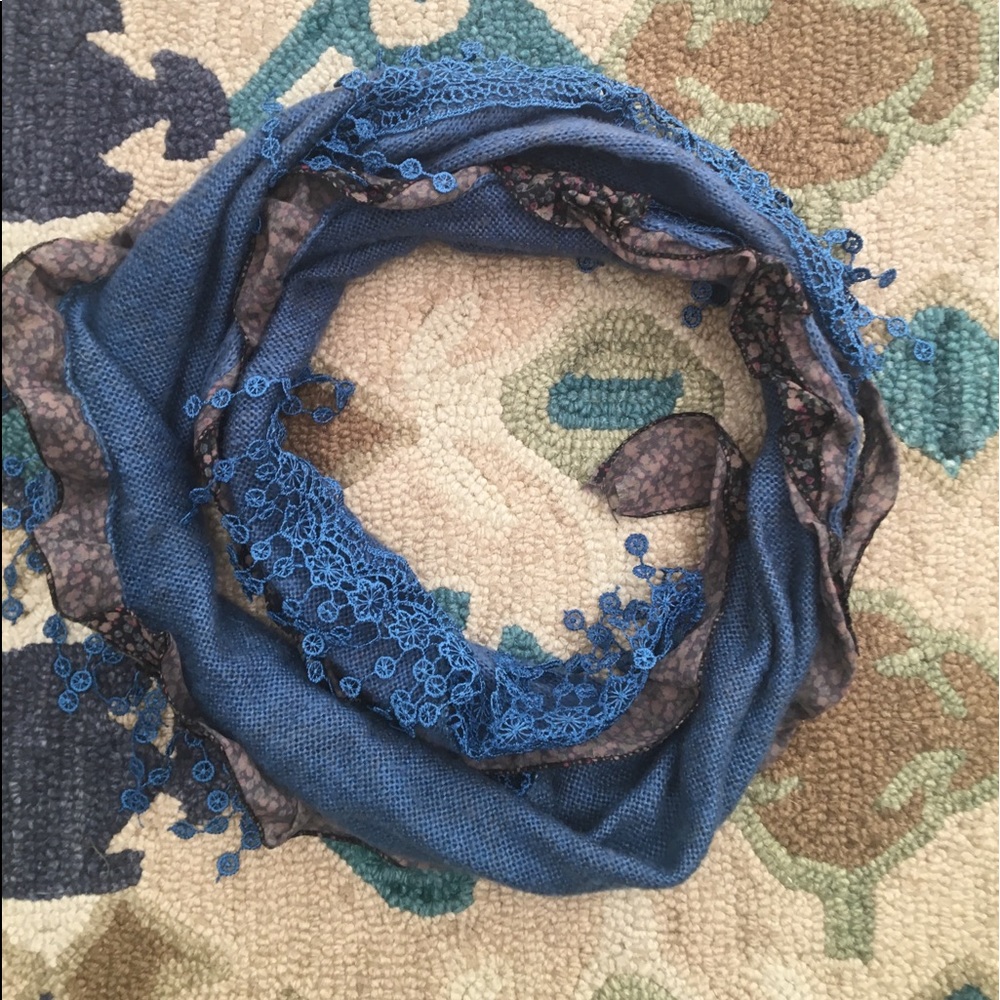 Gorgeous blue scarf